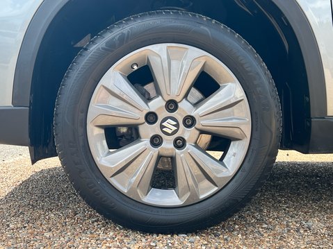 Suzuki Vitara SZ-T BOOSTERJET MHEV 4