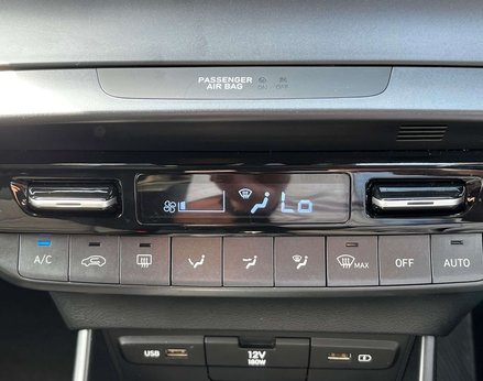 Hyundai BAYON 1.0 Bayon Premium TGDi MHEV Auto 5dr 43