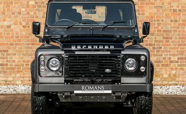 Land Rover Defender 90 Autobiography Edition 4