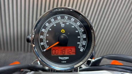 Triumph Bonneville 2011 ONLY 1812 MILES LONG MOT STUNNING CRUISER BIKE 33