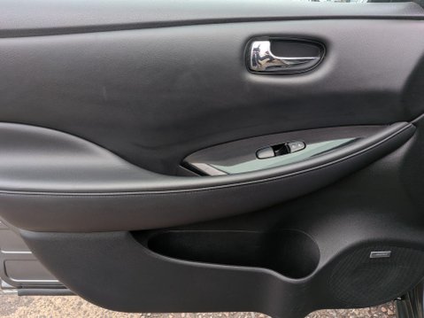 Nissan LEAF 30kWh Tekna Auto 5dr 23