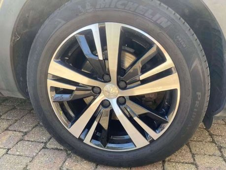 Peugeot 3008 1.2 PureTech Allure SUV 5dr Petrol EAT Euro 6 (s/s) (130 ps) 8