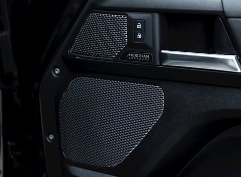 Land Rover Defender 110 V8 22