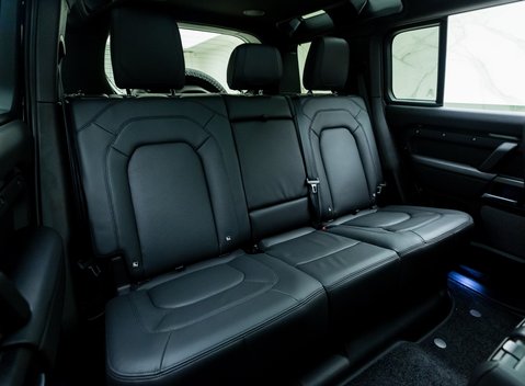 Land Rover Defender 110 V8 P525 13
