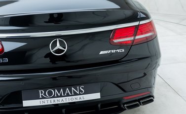 Mercedes-Benz S Class S63 AMG Coupe 27