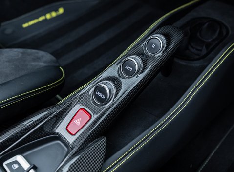 Ferrari F8 Spider 24