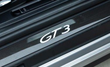 Porsche 911 GT3 Touring (991.2) 24