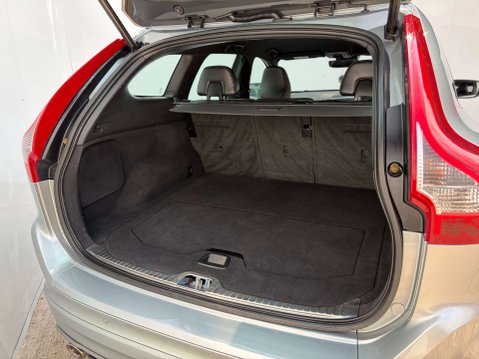 Volvo XC60 2.4 XC60 R-Design Luxury Nav D5 AWD Auto 4WD 5dr 30