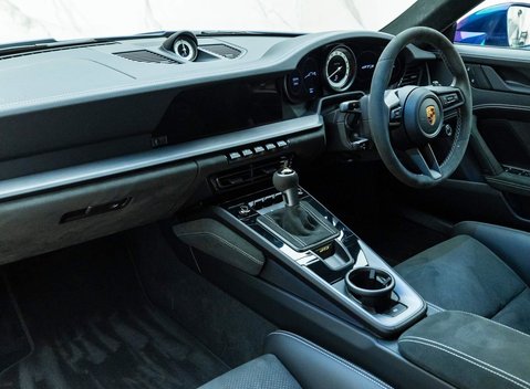 Porsche 911 GT3 (992) 11