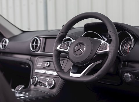 Mercedes-Benz SL Class SL500 Grand Edition 13