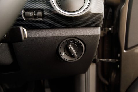 Volkswagen Up BLACK EDITION 10