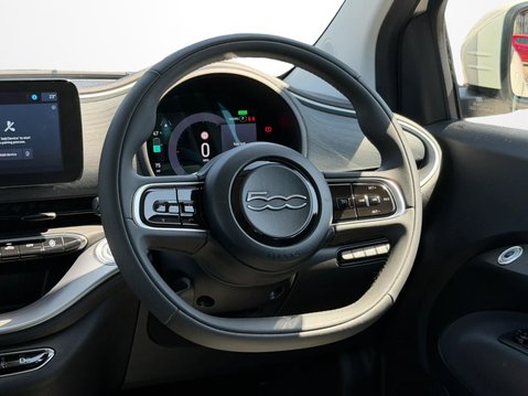 Fiat 500 87kW Icon 42kWh 3dr Auto 17