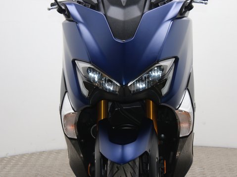 Yamaha Tmax XP 530 D-A TMAX DX 32