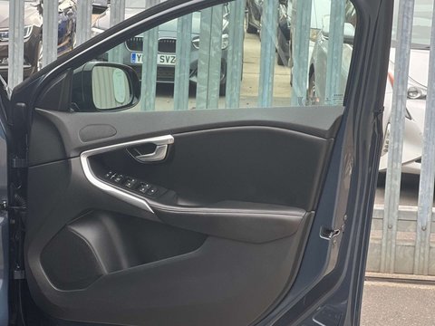 Volvo V40 2.0 V40 Cross Country Professional D3 5dr 42