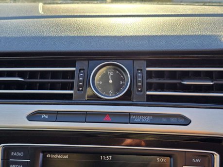 Volkswagen Passat 2.0 TDI BlueMotion Tech GT Saloon 4dr Diesel DSG Euro 6 (s/s) (150 ps) 31
