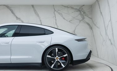 Porsche Taycan 4S 29