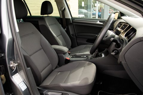 Volkswagen Golf MATCH TSI 28