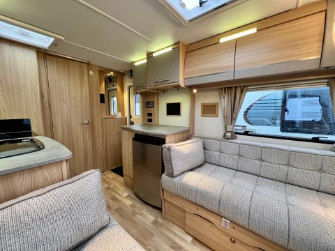 Coachman Amara 450-2 18