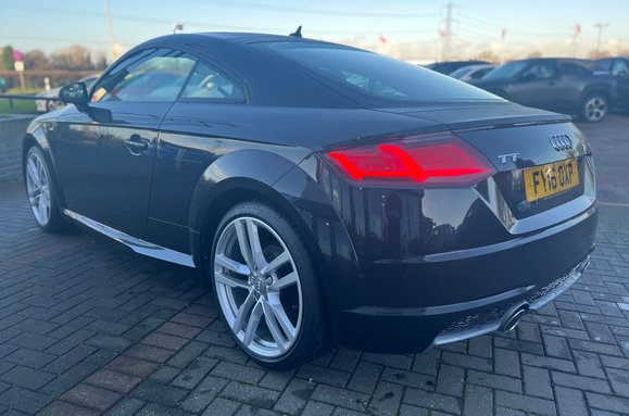 Audi TT 2.0 TDI ULTRA S LINE 12