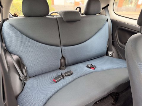 Toyota Yaris 1.3 VVT-i Blue Hatchback 3dr Petrol Manual (133 g/km, 85 bhp) 11