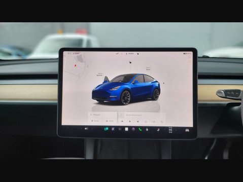 Tesla Model Y LONG RANGE AWD 18