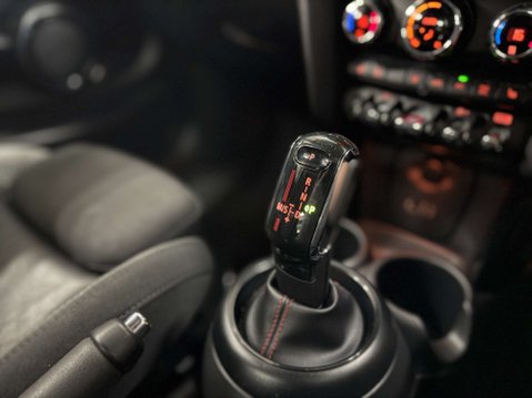 Mini Hatch 2.0 Cooper SD Auto 3dr 18