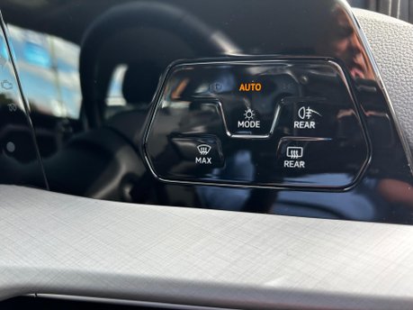 Volkswagen Golf LIFE ETSI DSG 18