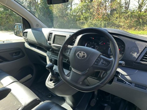 Toyota Proace Icon Premium 11