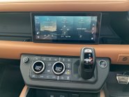 Land Rover Defender X MHEV 44