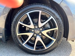 Toyota Yaris 1.5 Yaris Dynamic HEV CVT 5dr 15