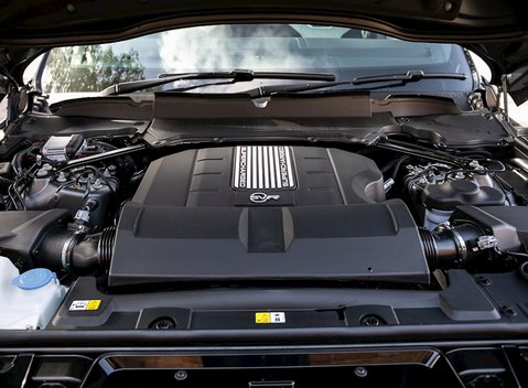 Land Rover Range Rover Sport SVR 32