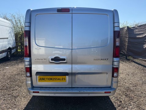Renault Trafic 2.0 dCi Blue LL30 Extra Sport EDC L2 H1 Euro 6 (s/s) 5dr 6
