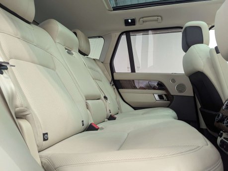 Land Rover Range Rover 3.0 Range Rover Vogue D MHEV Auto 4WD 5dr 47