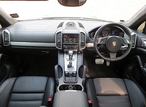 Porsche Cayenne Turbo Merdad 12