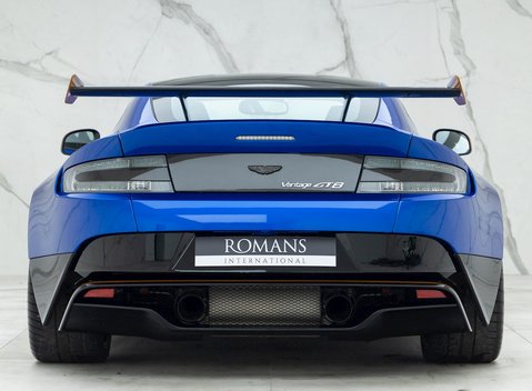 Aston Martin Vantage GT8 5