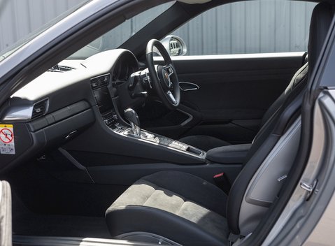 Porsche 911 (991.2) Carrera GTS 14