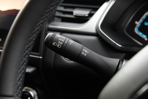 Renault Captur TECHNO E-TECH 17