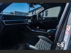 Audi RS6 4.0 RS 6 Carbon Black TFSI MHEV Quattro Auto 4WD 5dr 9