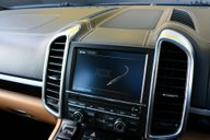 Porsche Cayenne 3.0 Cayenne S Hybrid Tiptronic S 4WD 5dr 35