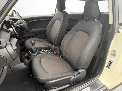 Mini Hatchback 1.5 One Classic II 3dr 20