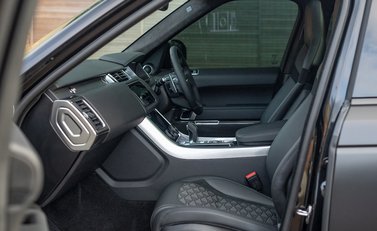 Land Rover Range Rover Sport 5.0 SVR Urban 15