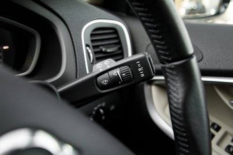Volvo V40 T3 CROSS COUNTRY PRO 12