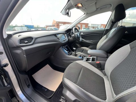 Vauxhall Grandland X 1.2 Grandland X Griffin Edition T 5dr *NATIONAL DELIVERY* 52