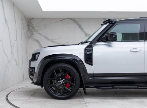Land Rover Defender 110 D300 HSE Hard Top URBAN 33