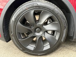 Tesla Model Y (Dual Motor) Long Range SUV 5dr Electric Auto 4WDE (384 bhp) 17