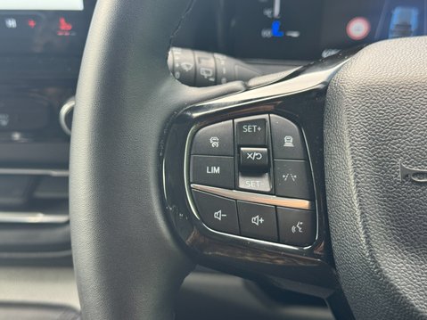 Ford Tourneo Custom Titanium Luxe | 9 Seater | L2 LWB | 320 | Euro 6 | £29083 + VAT 14