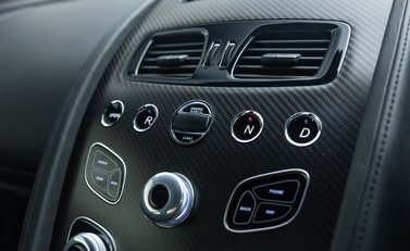 Aston Martin V12 Vantage S 25