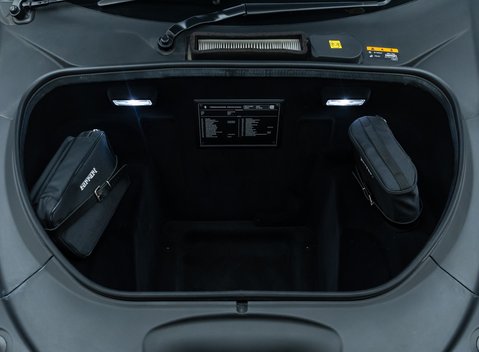 Ferrari F8 Tributo 43