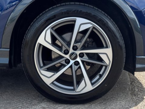 Audi Q3 1.5 TFSI CoD 35 Black Edition S Tronic Euro 6 (s/s) 5dr 9
