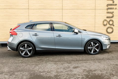 Volvo V40 T2 R-DESIGN NAV PLUS 12